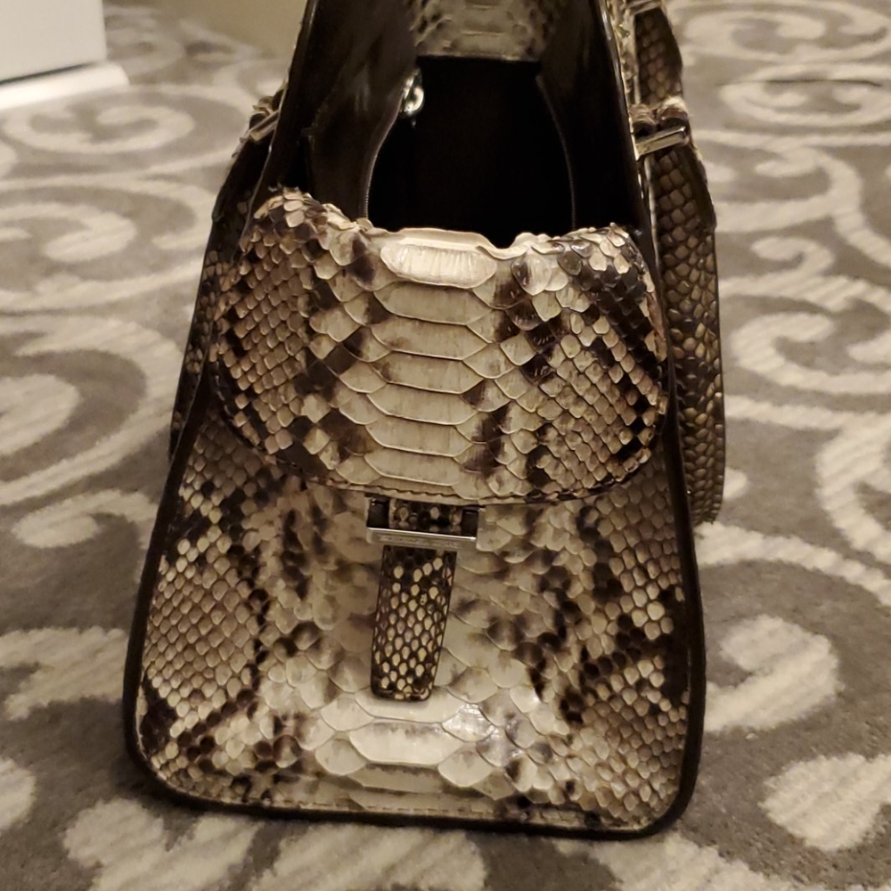 MK Collection Satchel - Picture 3 of 6